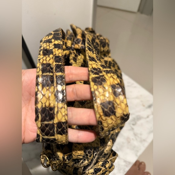 Stunning Miu Miu Python crossbody/shoulder bag - Picture 14 of 16
